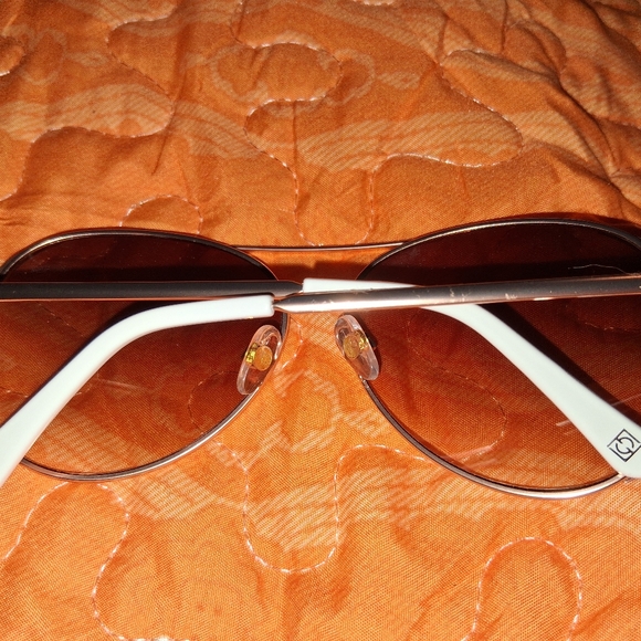 *bogo* Foster Grant Classic Aviator Sunglasses with Brown Lenses - Picture 2 of 3